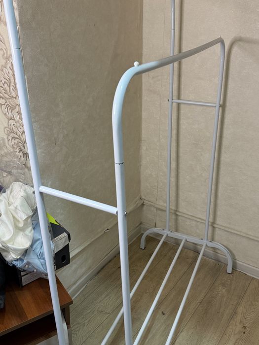 Продам вешалка за  4000 срочно