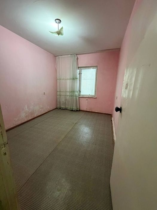 6-mik tomonda 2 xonali uy sotiladi