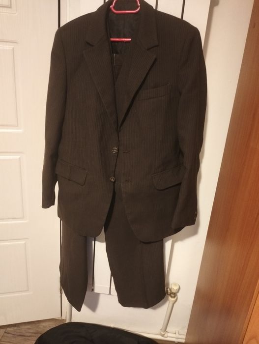 Costum trei piese și sacou