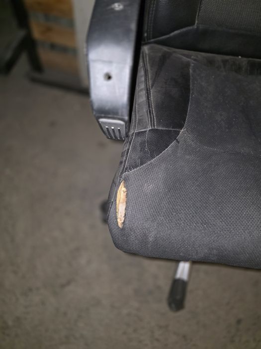 Офисное кресло большое