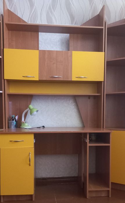 Продам щкольную стенку