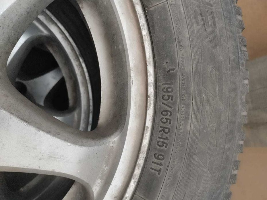 Комплект резины с дискими.