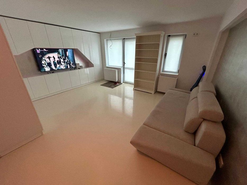 Garsoniera locuit / birou / spatiu comercial zona Sisesti