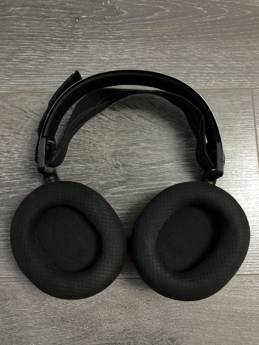 Наушники SteelSeries Arctis 7