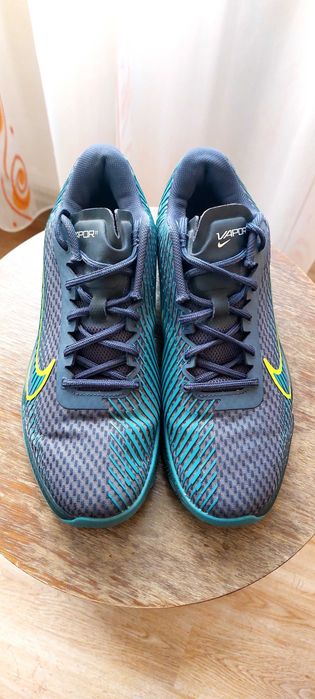 Adidasi Nike tenis zgura. Numarul 42.5