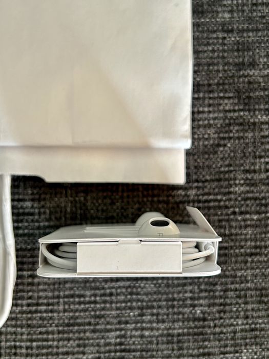 НОВИ Apple EarPods Слушалки