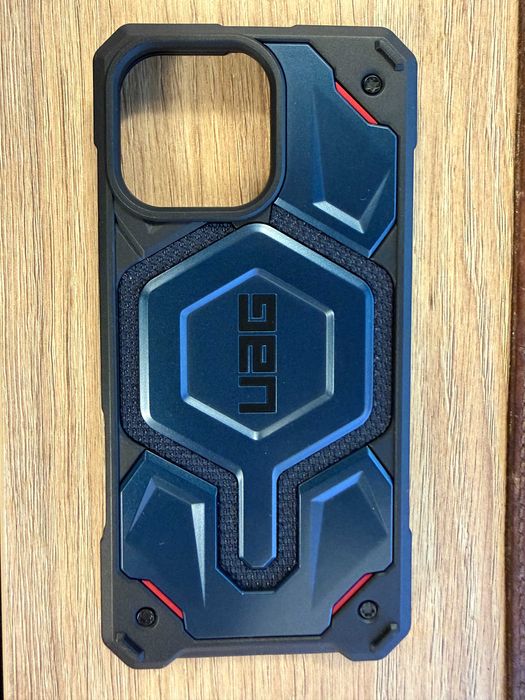 Vand husa iPhone 16 Pro Max UAG Monarch Pro ca noua