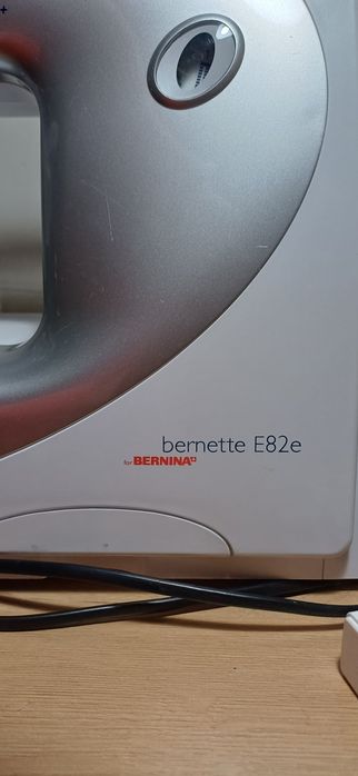 Швейная машина Bernette E82e Bernina