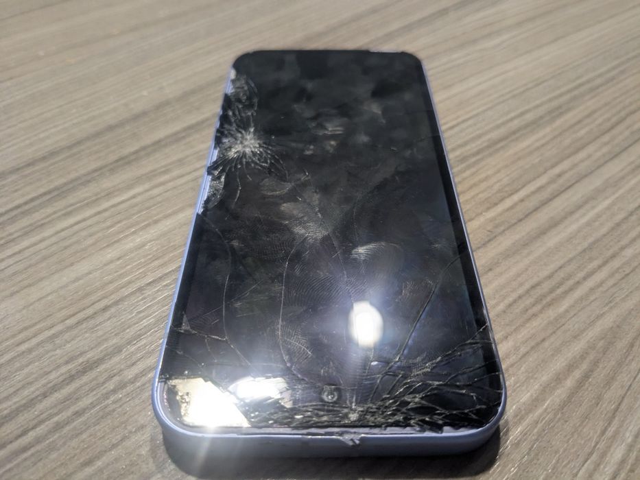 Pixel 9a  ecran spart/nefuncțional