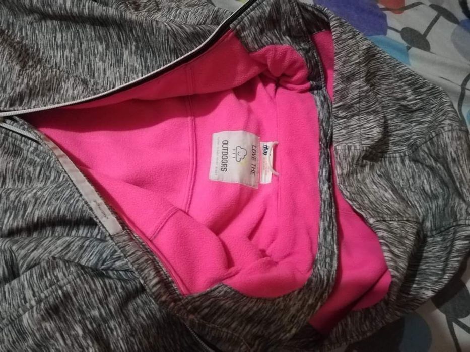 Geaca impermeabila fetita și cosmetice,machiaje