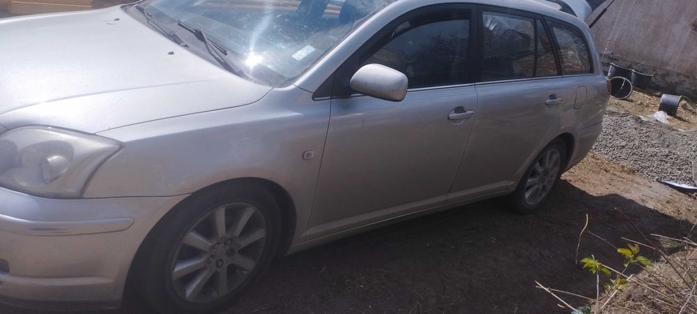 toyota avensis 1.8 бензин  цяла или на части