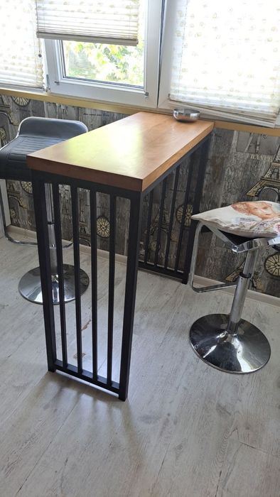 Бар маса от масив и желязо различни видове