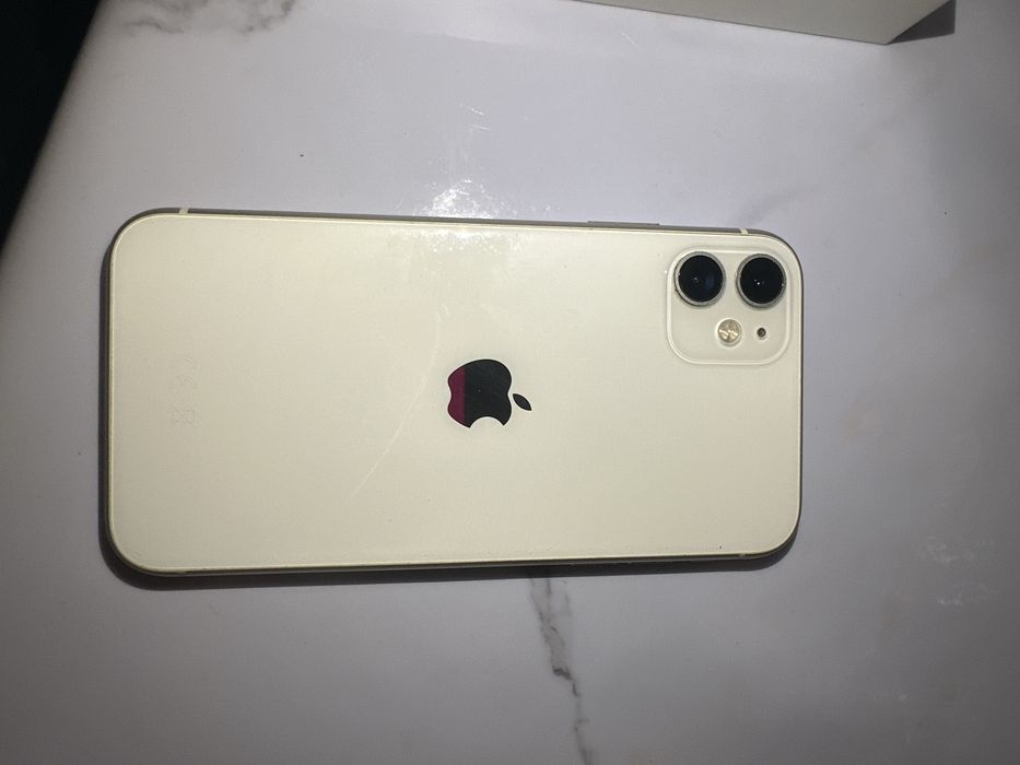 iPhone 11 , белый , на 128 гб