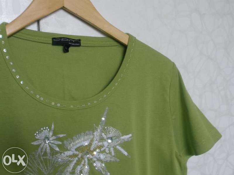 2 блузки М и трета подарък