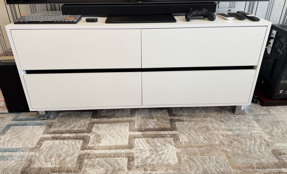 Продам тумбу под тв