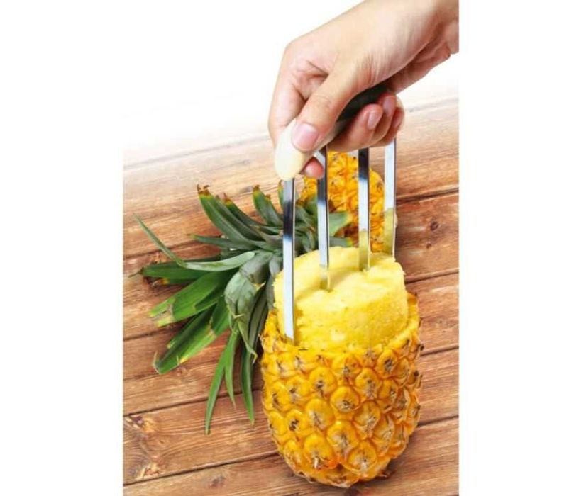 Ustensila curatat si scos miez ananas