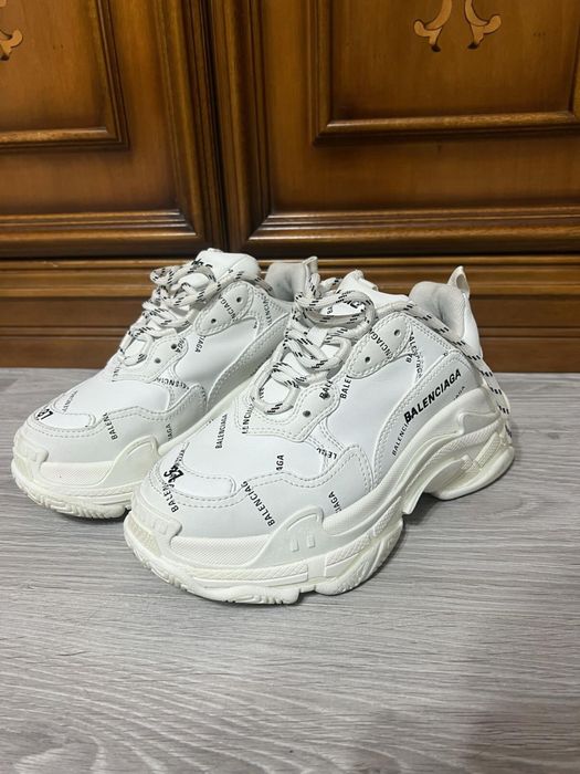 balenciaga triple s