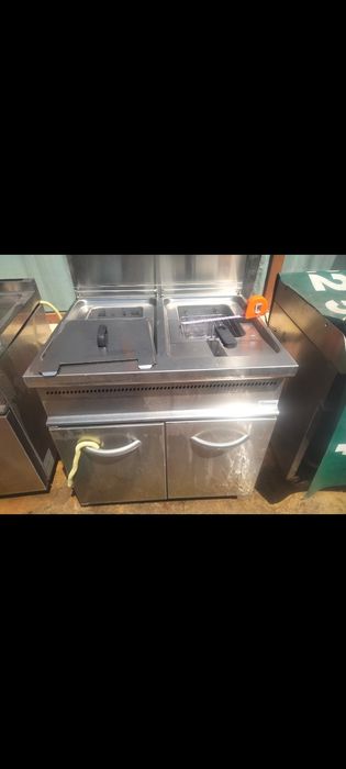 Vând linie profesionala 700 Casta Italia pe gaz