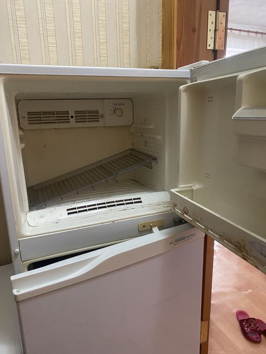 Б/у продам Холодильник