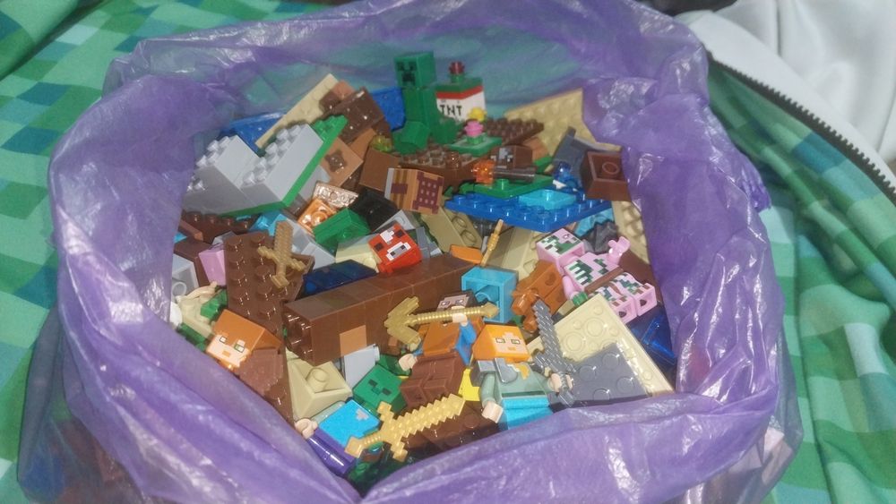 Lego Minecraft, не оригинал