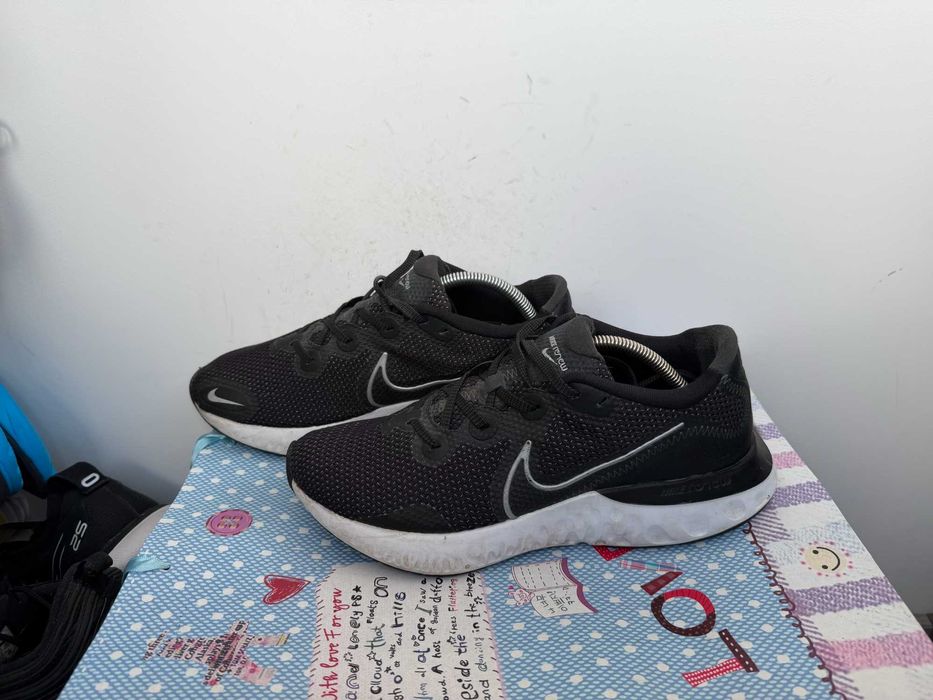 Nike  Renew Run''оригинални мъжки маратонки 43 номер