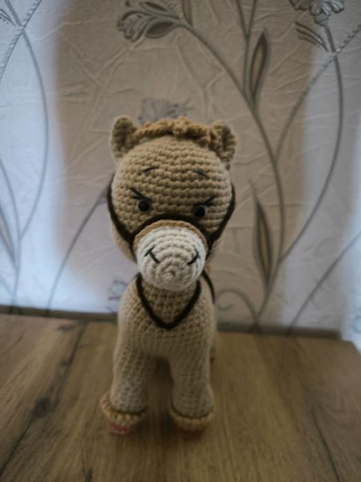 Продаю лошадки вязаные