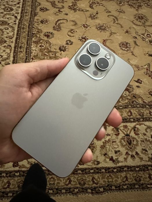 Iphone 15 pro Natural Titanium