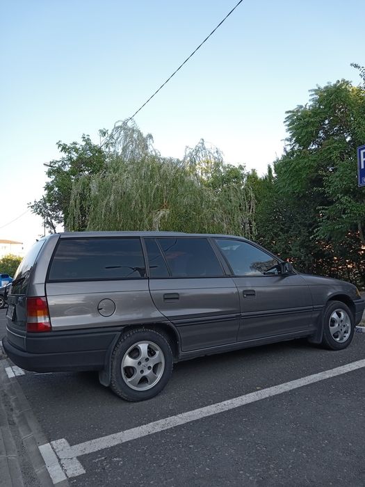 De vânzare Opel Astra F Combi benzina