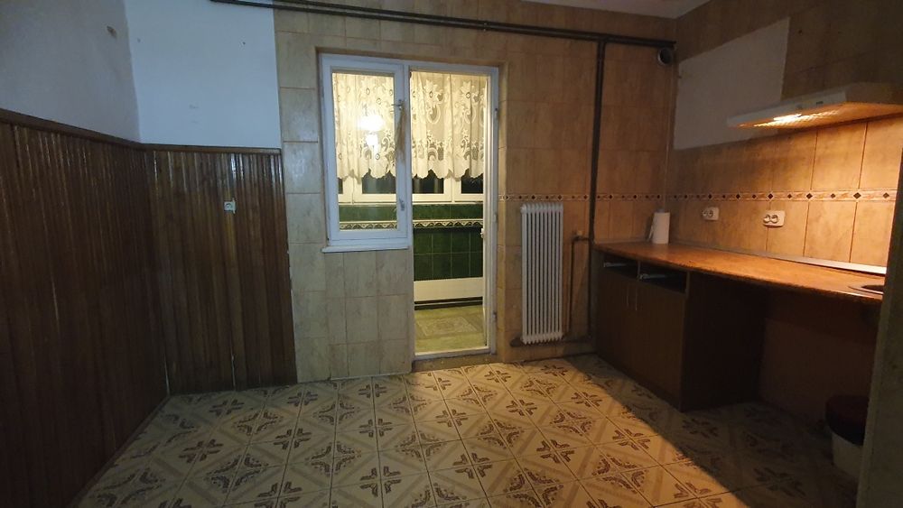 Apartament de vânzare Ștei 3 camere 2 băi