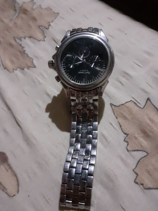 Vand doua ceasuri sau schimb