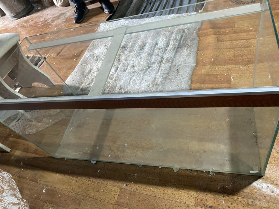 Продам аквариум 200 литров