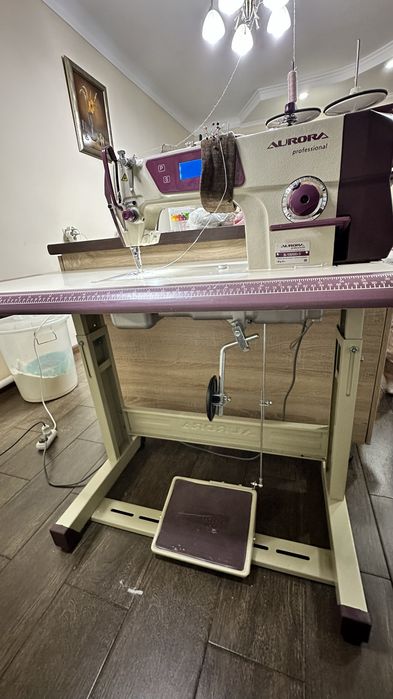 Швейная машинка Аврора