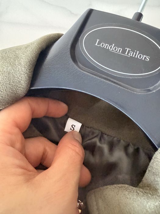 Geaca la fel ca cea de la Zara modelul viral