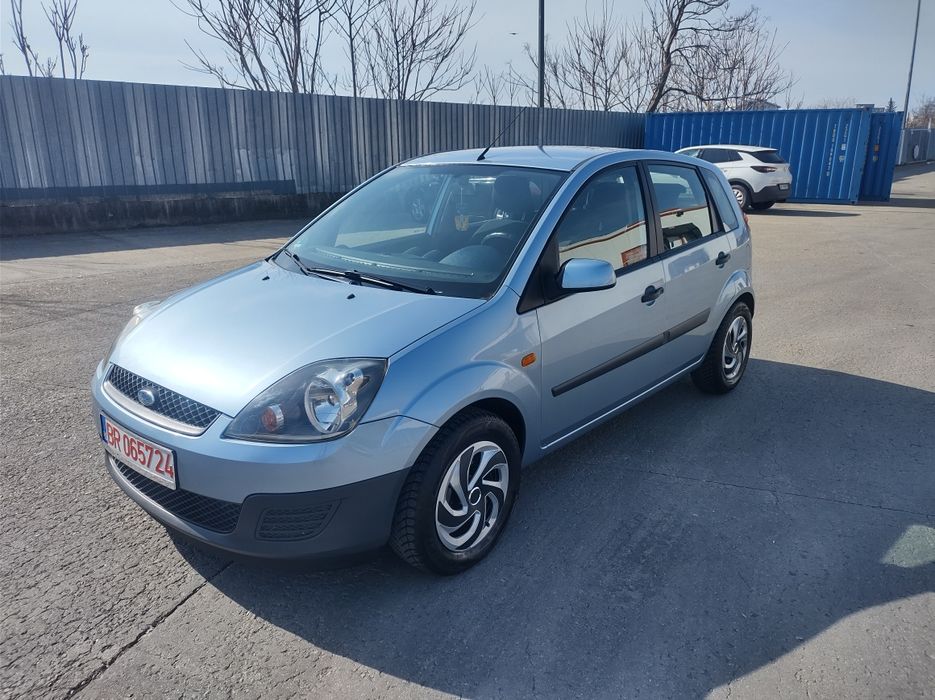 Ford fiesta benzina 13 impecabila preț 1600  euro