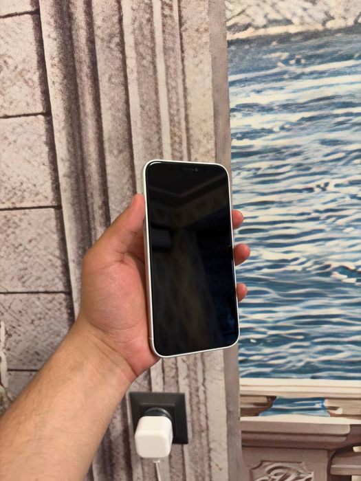 Iphone 11 lekn Iphone 17 pro qilingan