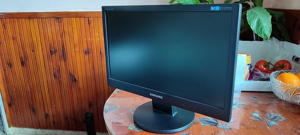 Монитор samsung 22" 1280x720p