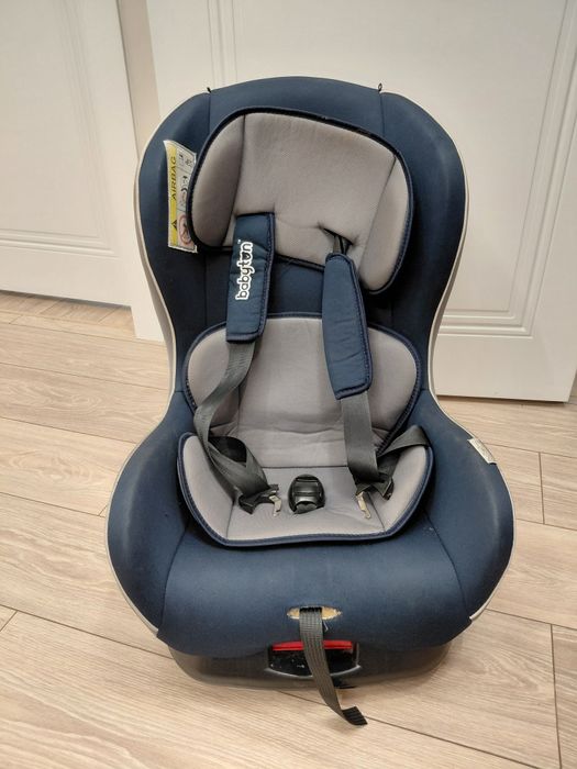 Продам автокресло isofix за 9000