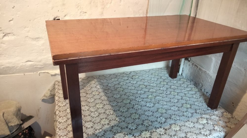 Продам журнальный столик и тумбу оба полированые