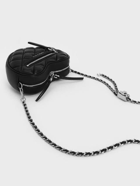 Продам сумку от Charles and Keith