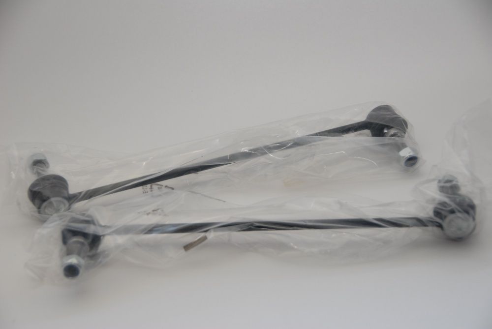 На Рено Дастер/ Duster рулевые наконечники, серьги.