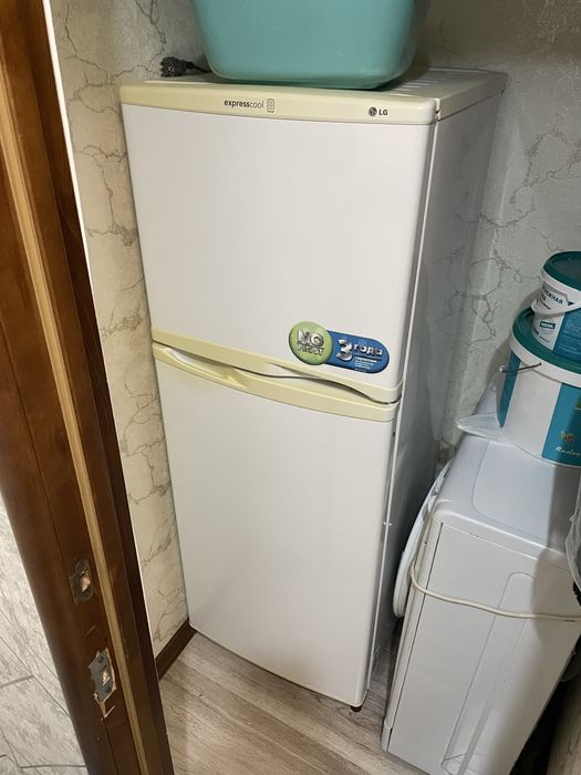 Продам холодильник