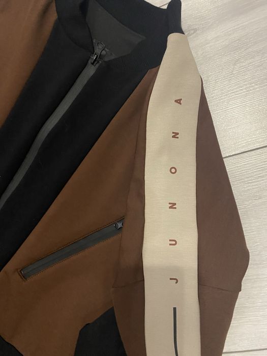 Кафяво спортно горнище Junona