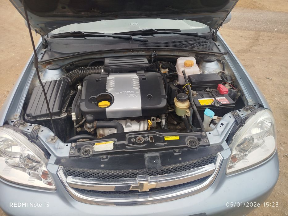 ласетти сотилади