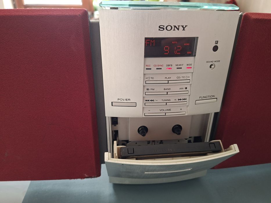 Sony CMD-ED1, sistem compact cu CD, radio si casetofon,boxe detașabile