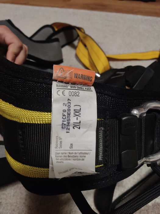 Сбруя (седалка) Petzl Navaho с вграден гръден самохват за височинна работа