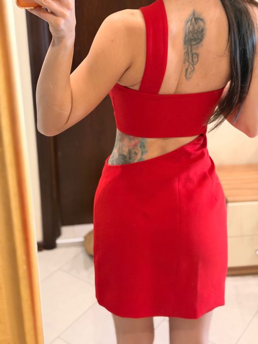 Червена рокля Cliche