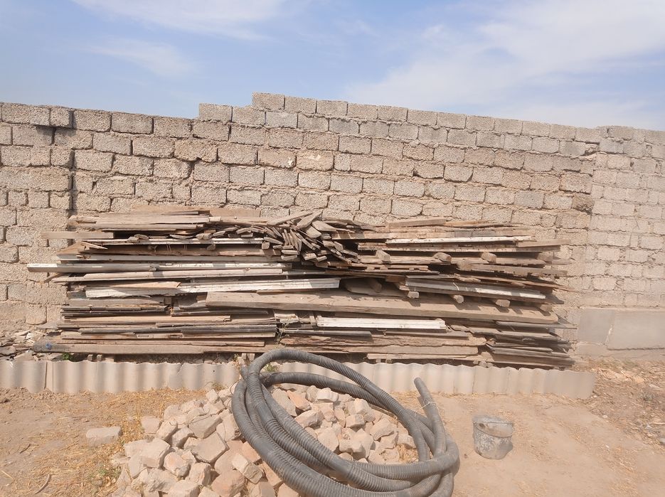 Продаются доски черныи потолок