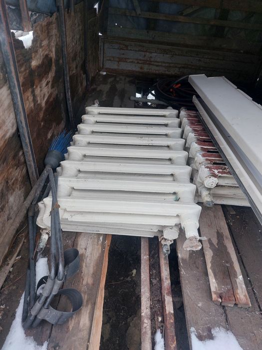 Продам чугунные батареи