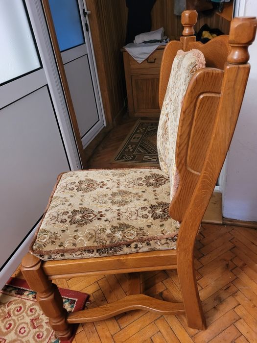 Masa cu scaune din lemn masiv