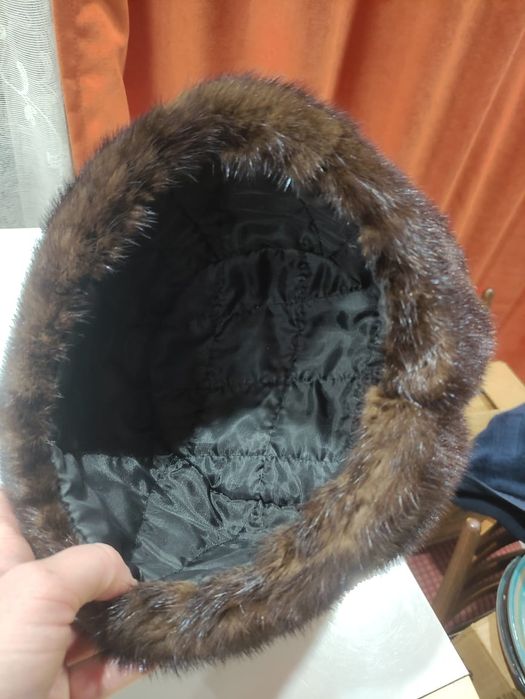 Продам две шапки норковые